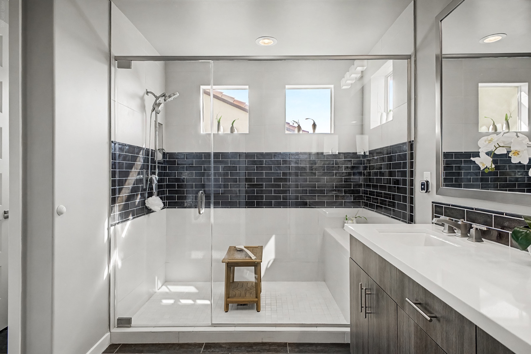 Primary bath with oversized shower and soaking tub